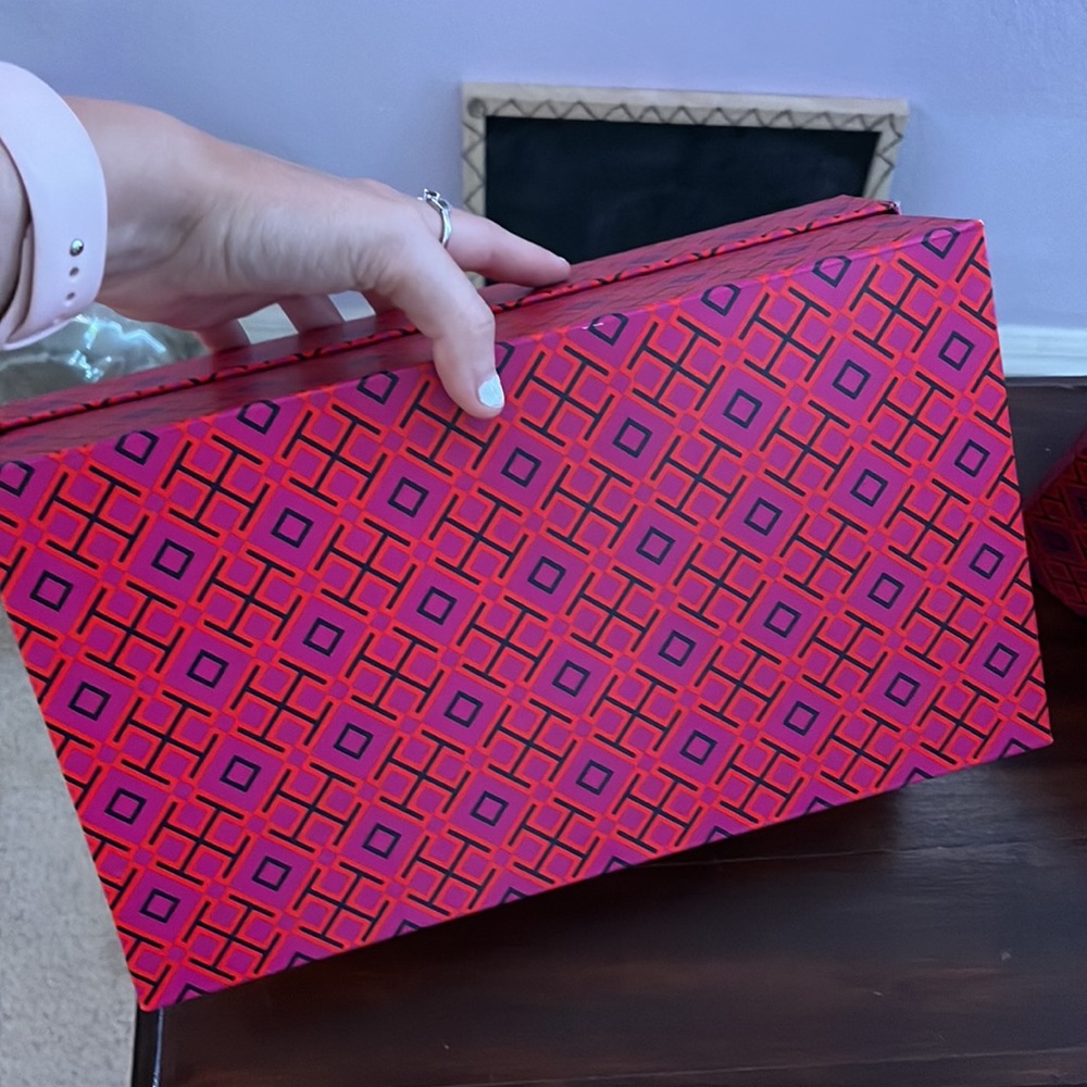 2 tori Burt shoe boxes - Picture 4 of 10